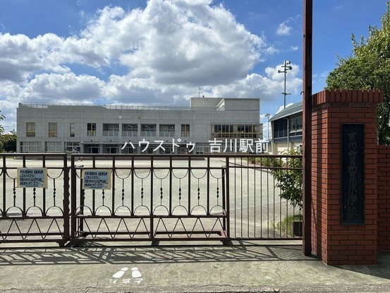 apartment 埼玉県吉川市木売１丁目9-4 クレオメデス101