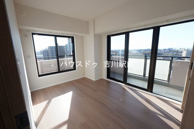 apartment 埼玉県吉川市木売１丁目9-4 クレオメデス101