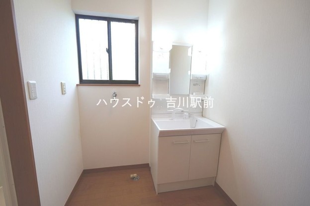 detached 埼玉県吉川市木売１丁目9-4 クレオメデス101