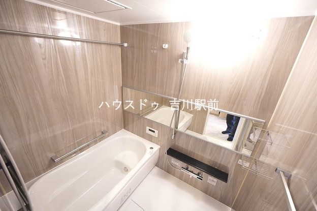 apartment 埼玉県吉川市木売１丁目9-4 クレオメデス101