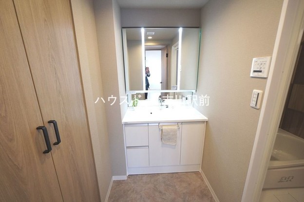 apartment 埼玉県吉川市木売１丁目9-4 クレオメデス101