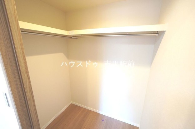apartment 埼玉県吉川市木売１丁目9-4 クレオメデス101