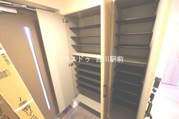 apartment 埼玉県吉川市木売１丁目9-4 クレオメデス101