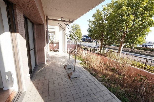 apartment 埼玉県吉川市木売１丁目9-4 クレオメデス101