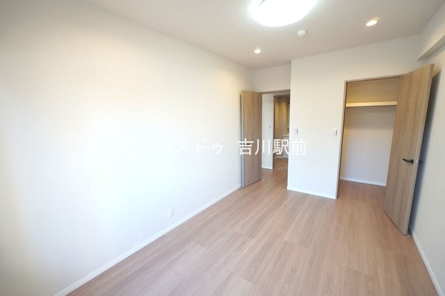 apartment 埼玉県吉川市木売１丁目9-4 クレオメデス101