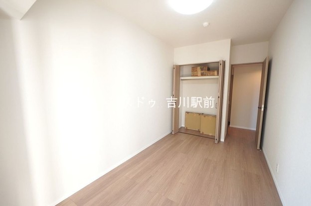 apartment 埼玉県吉川市木売１丁目9-4 クレオメデス101
