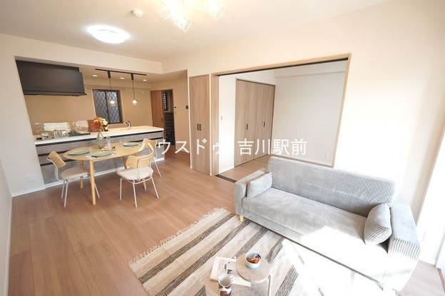 apartment 埼玉県吉川市木売１丁目9-4 クレオメデス101