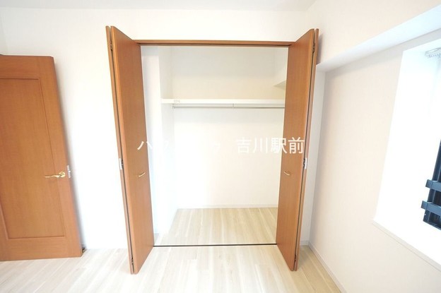 apartment 埼玉県吉川市木売１丁目9-4 クレオメデス101