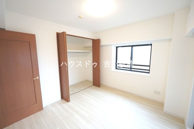 apartment 埼玉県吉川市木売１丁目9-4 クレオメデス101