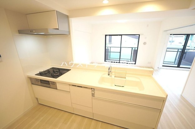 apartment 埼玉県吉川市木売１丁目9-4 クレオメデス101