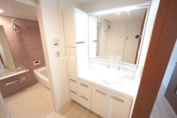 apartment 埼玉県吉川市木売１丁目9-4 クレオメデス101