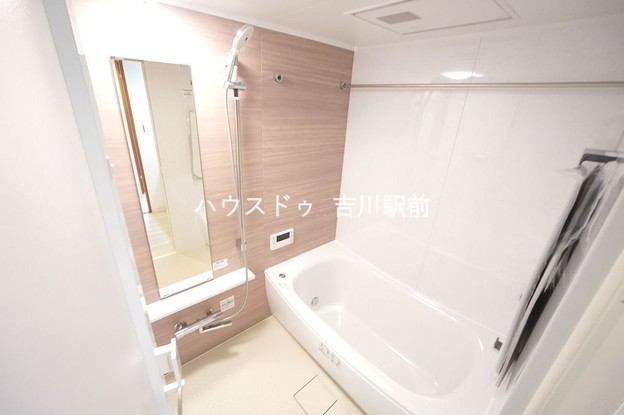 apartment 埼玉県吉川市木売１丁目9-4 クレオメデス101