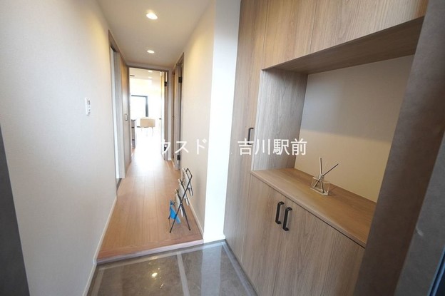 apartment 埼玉県吉川市木売１丁目9-4 クレオメデス101