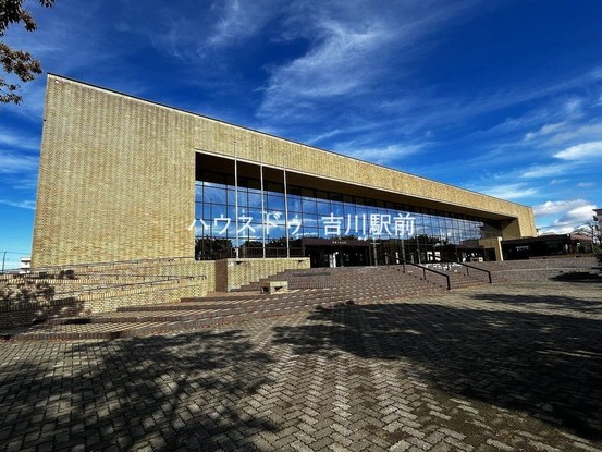 apartment 埼玉県吉川市木売１丁目9-4 クレオメデス101