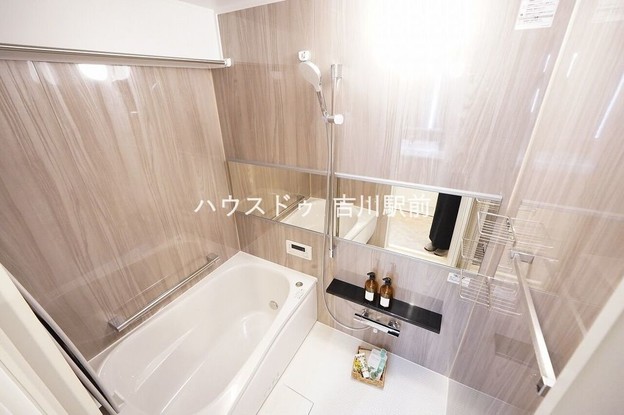 apartment 埼玉県吉川市木売１丁目9-4 クレオメデス101