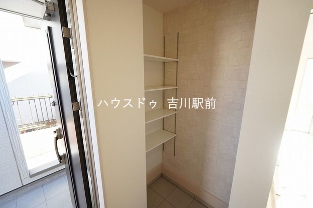 detached 埼玉県吉川市木売１丁目9-4 クレオメデス101