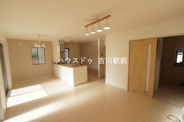 detached 埼玉県吉川市木売１丁目9-4 クレオメデス101