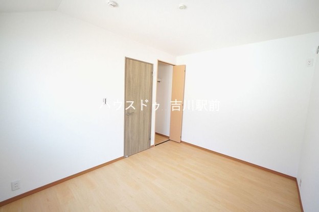 detached 埼玉県吉川市木売１丁目9-4 クレオメデス101