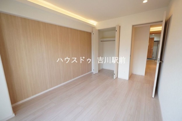 apartment 埼玉県吉川市木売１丁目9-4 クレオメデス101