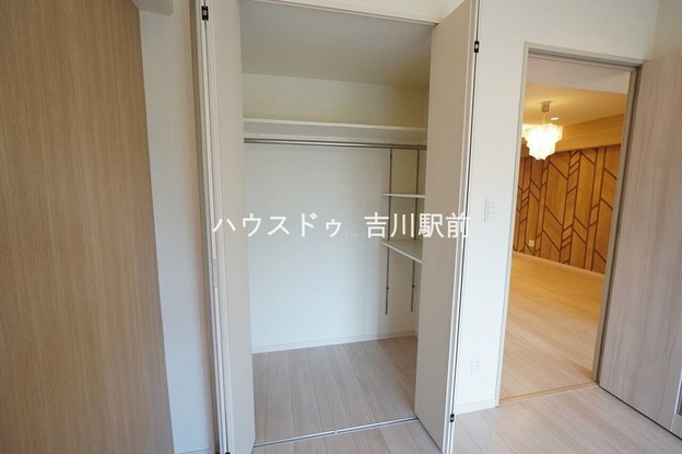 apartment 埼玉県吉川市木売１丁目9-4 クレオメデス101