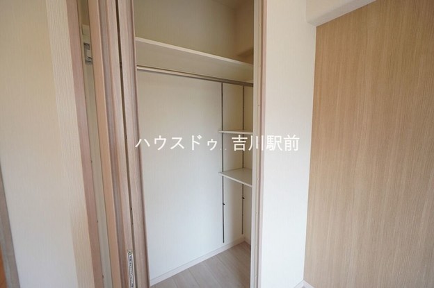 apartment 埼玉県吉川市木売１丁目9-4 クレオメデス101