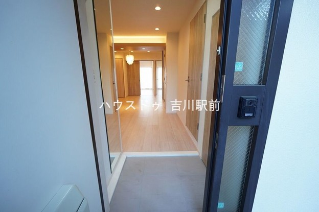 apartment 埼玉県吉川市木売１丁目9-4 クレオメデス101