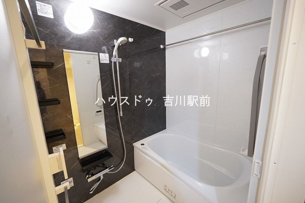 apartment 埼玉県吉川市木売１丁目9-4 クレオメデス101