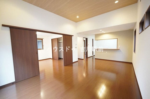 detached 埼玉県吉川市木売１丁目9-4 クレオメデス101