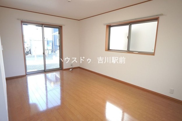 detached 埼玉県吉川市木売１丁目9-4 クレオメデス101