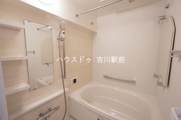 apartment 埼玉県吉川市木売１丁目9-4 クレオメデス101