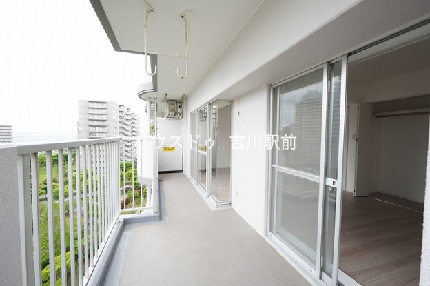 apartment 埼玉県吉川市木売１丁目9-4 クレオメデス101