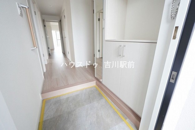 apartment 埼玉県吉川市木売１丁目9-4 クレオメデス101
