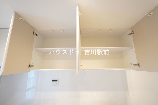 apartment 埼玉県吉川市木売１丁目9-4 クレオメデス101