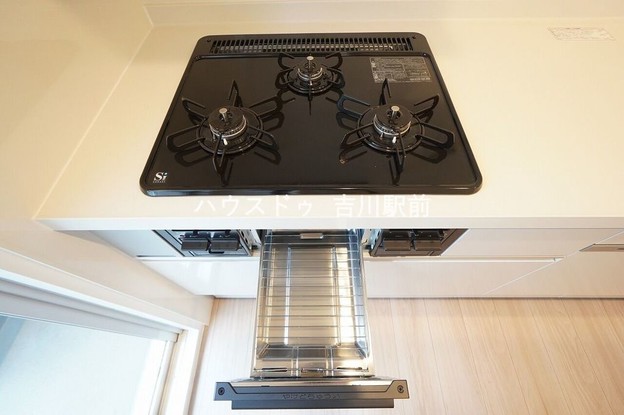apartment 埼玉県吉川市木売１丁目9-4 クレオメデス101