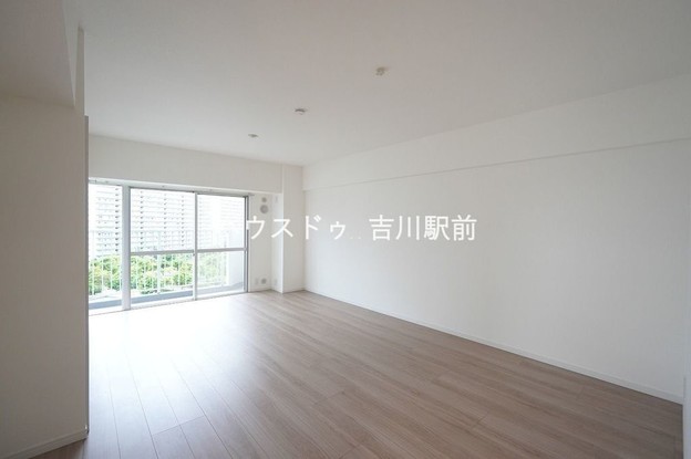 apartment 埼玉県吉川市木売１丁目9-4 クレオメデス101