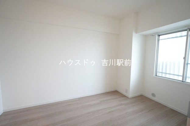 apartment 埼玉県吉川市木売１丁目9-4 クレオメデス101