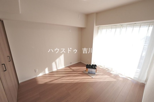 apartment 埼玉県吉川市木売１丁目9-4 クレオメデス101