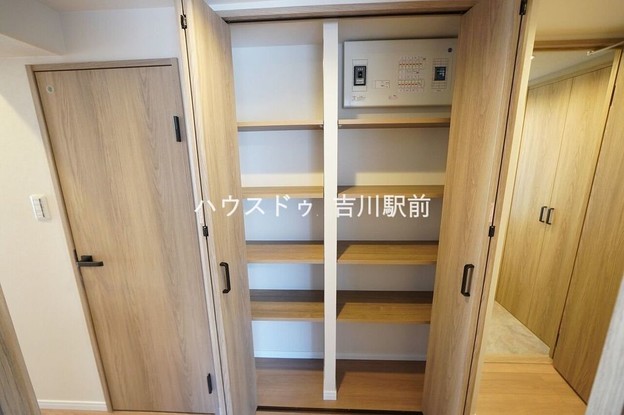 apartment 埼玉県吉川市木売１丁目9-4 クレオメデス101