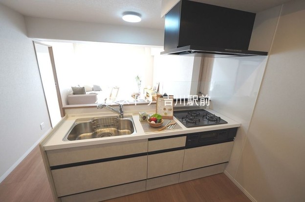 apartment 埼玉県吉川市木売１丁目9-4 クレオメデス101