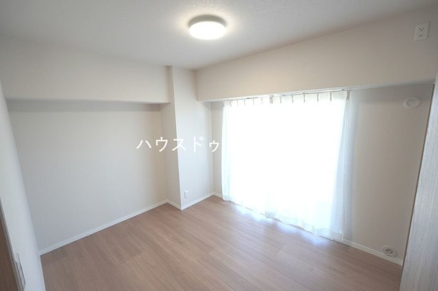 apartment 埼玉県吉川市木売１丁目9-4 クレオメデス101