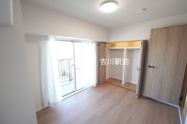 apartment 埼玉県吉川市木売１丁目9-4 クレオメデス101