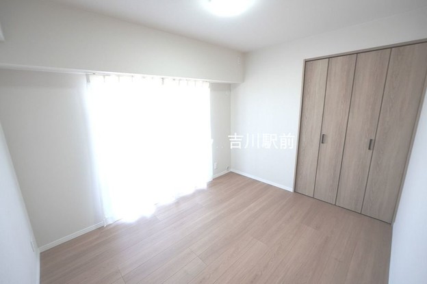 apartment 埼玉県吉川市木売１丁目9-4 クレオメデス101