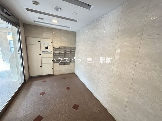 apartment 埼玉県吉川市木売１丁目9-4 クレオメデス101