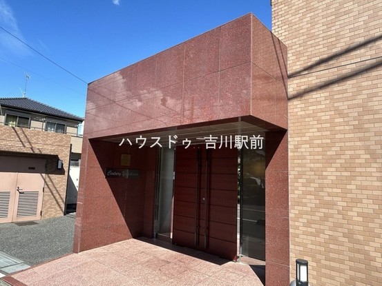 apartment 埼玉県吉川市木売１丁目9-4 クレオメデス101