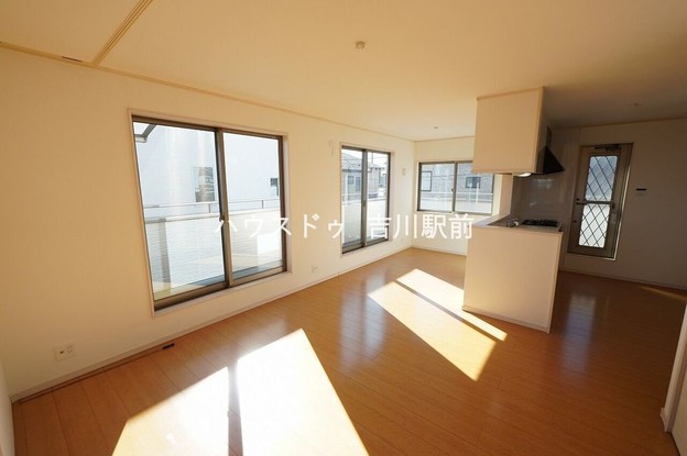 detached 埼玉県吉川市木売１丁目9-4 クレオメデス101