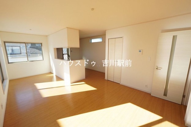 detached 埼玉県吉川市木売１丁目9-4 クレオメデス101