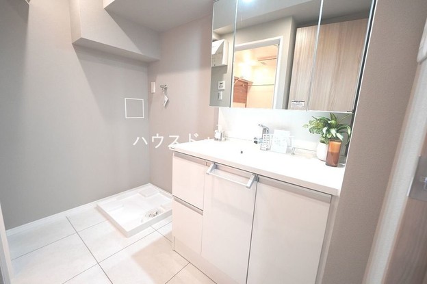 apartment 埼玉県吉川市木売１丁目9-4 クレオメデス101