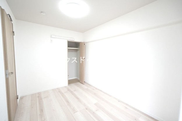 apartment 埼玉県吉川市木売１丁目9-4 クレオメデス101