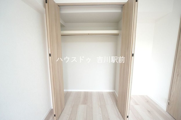 apartment 埼玉県吉川市木売１丁目9-4 クレオメデス101