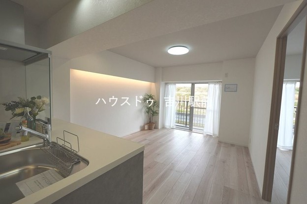 apartment 埼玉県吉川市木売１丁目9-4 クレオメデス101